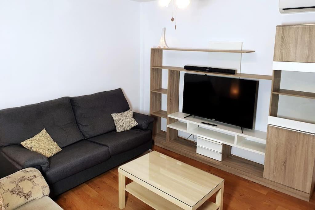 2F, Aire Acondic, 80M2, 2 Dormitorios, 4 Huespedes, Wifi Gratis La Línea de la Concepción エクステリア 写真
