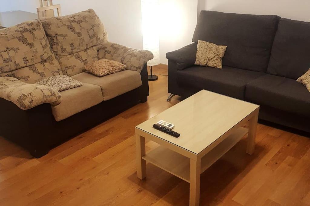 2F, Aire Acondic, 80M2, 2 Dormitorios, 4 Huespedes, Wifi Gratis La Línea de la Concepción エクステリア 写真